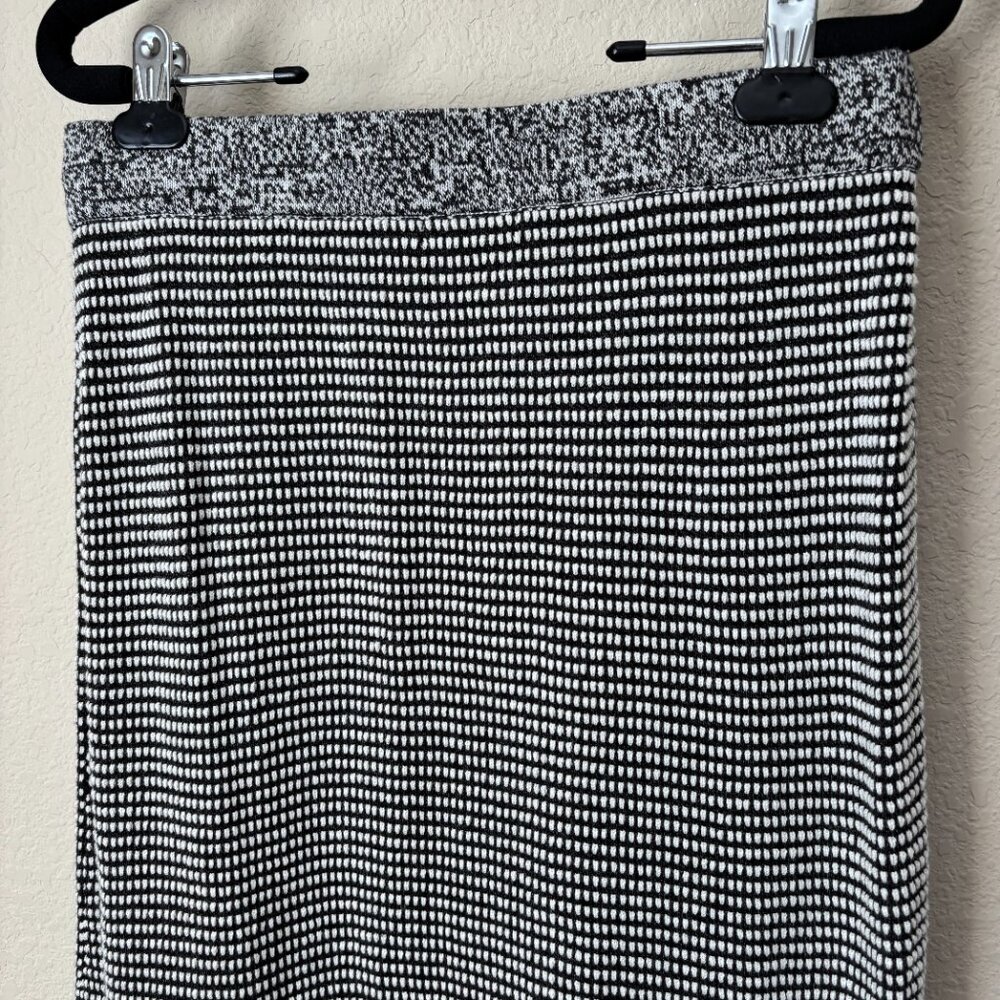 Nic + Zoe Pixel Asymmetric Textured Knit 2-Piece Sweater Skirt Set - Picture 14 of 16